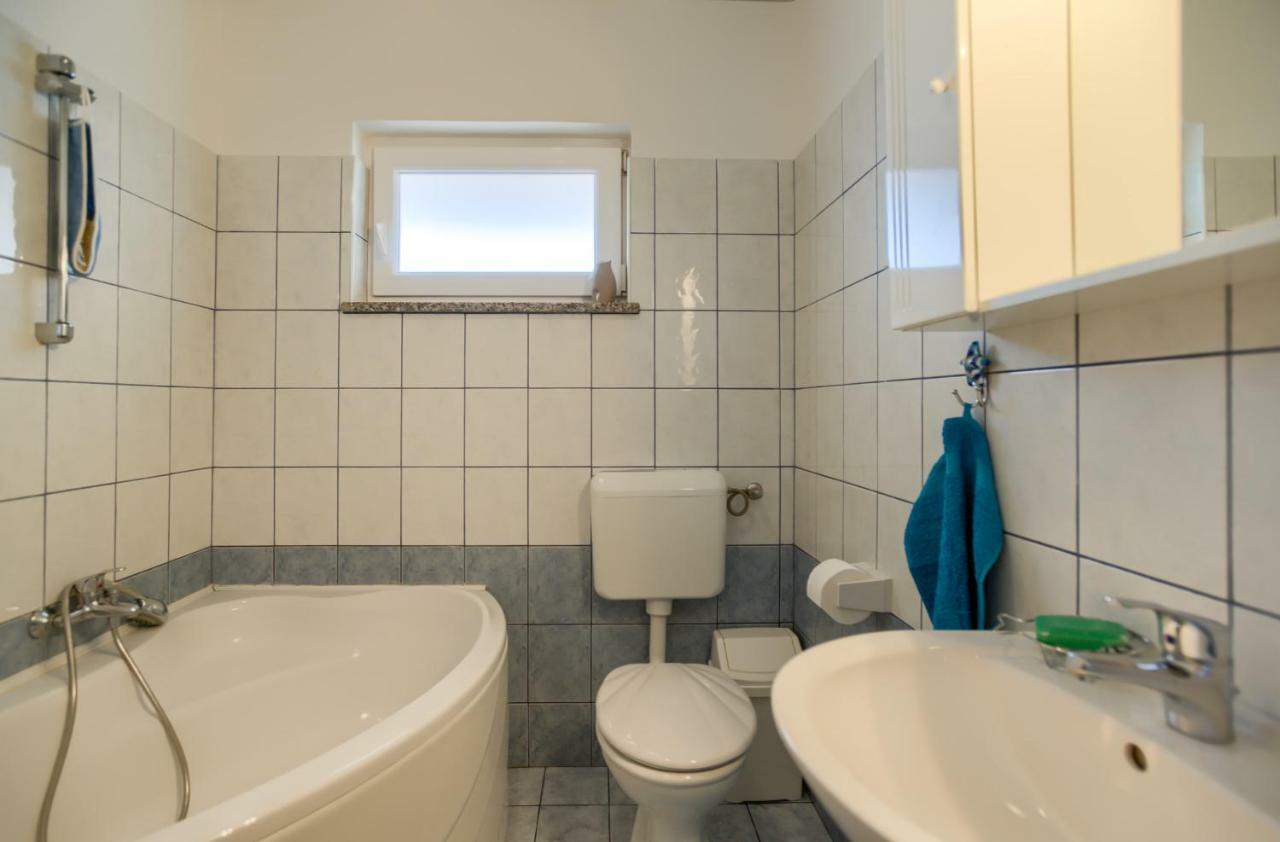 Apartment Monica Ližnjan Eksteriør billede