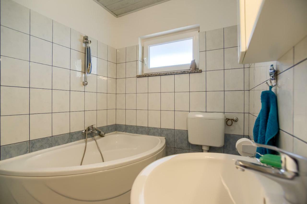 Apartment Monica Ližnjan Eksteriør billede