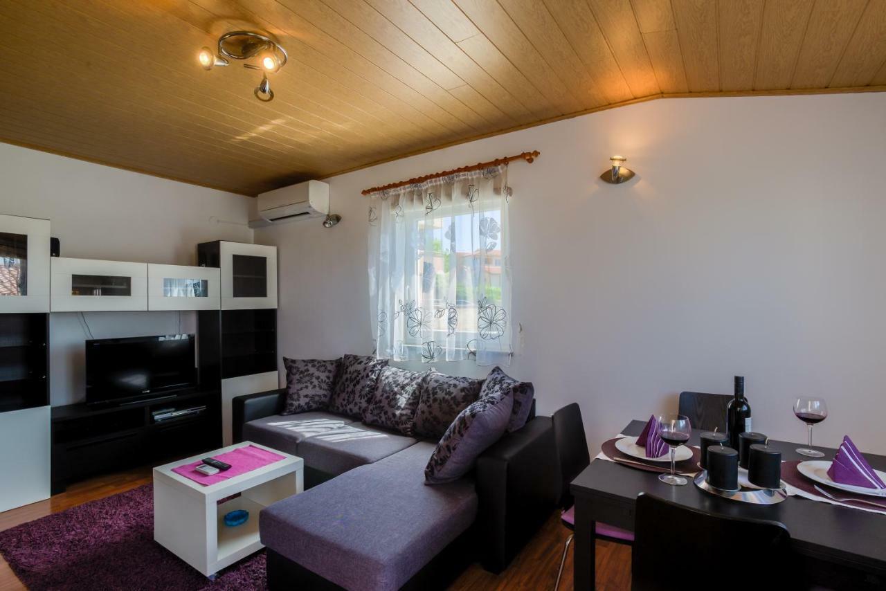 Apartment Monica Ližnjan Eksteriør billede