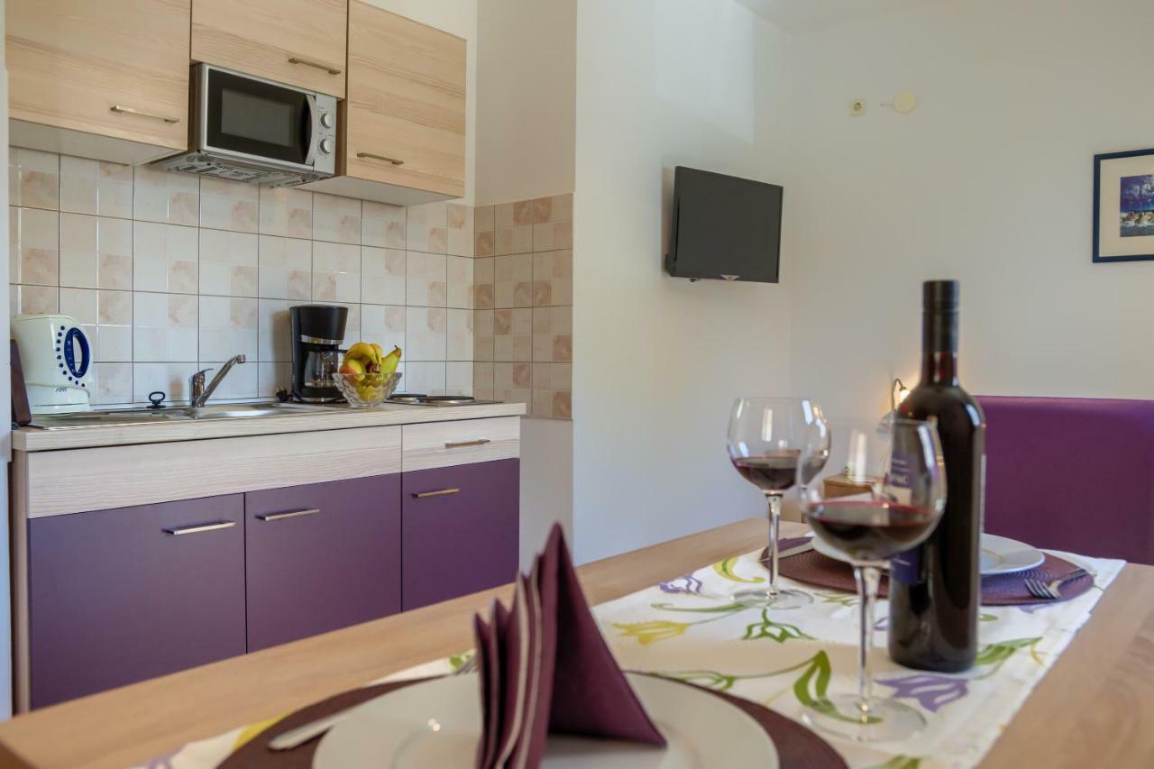 Apartment Monica Ližnjan Eksteriør billede